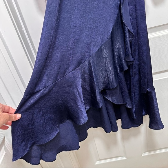 Gal Meets Glam Jennifer Long Sleeve Satin Wrap Midi Dress Size 2 - Picture 9 of 13